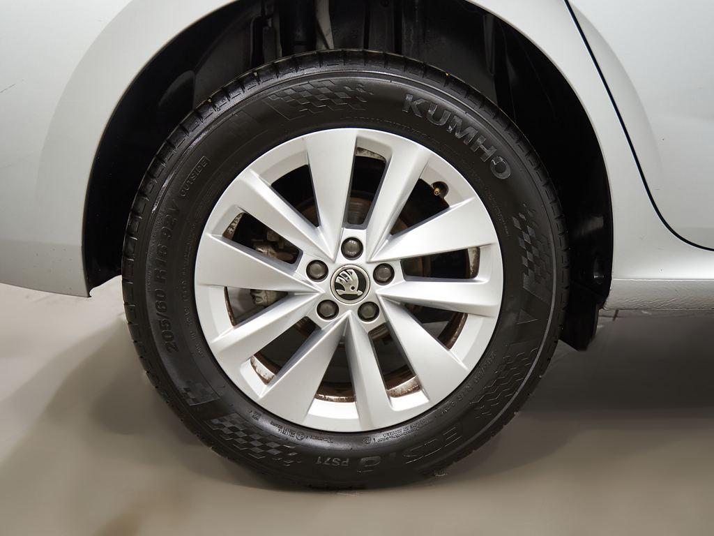 Skoda Kamiq 1.0 TSI Selection 85 kW (115 CV) - 7