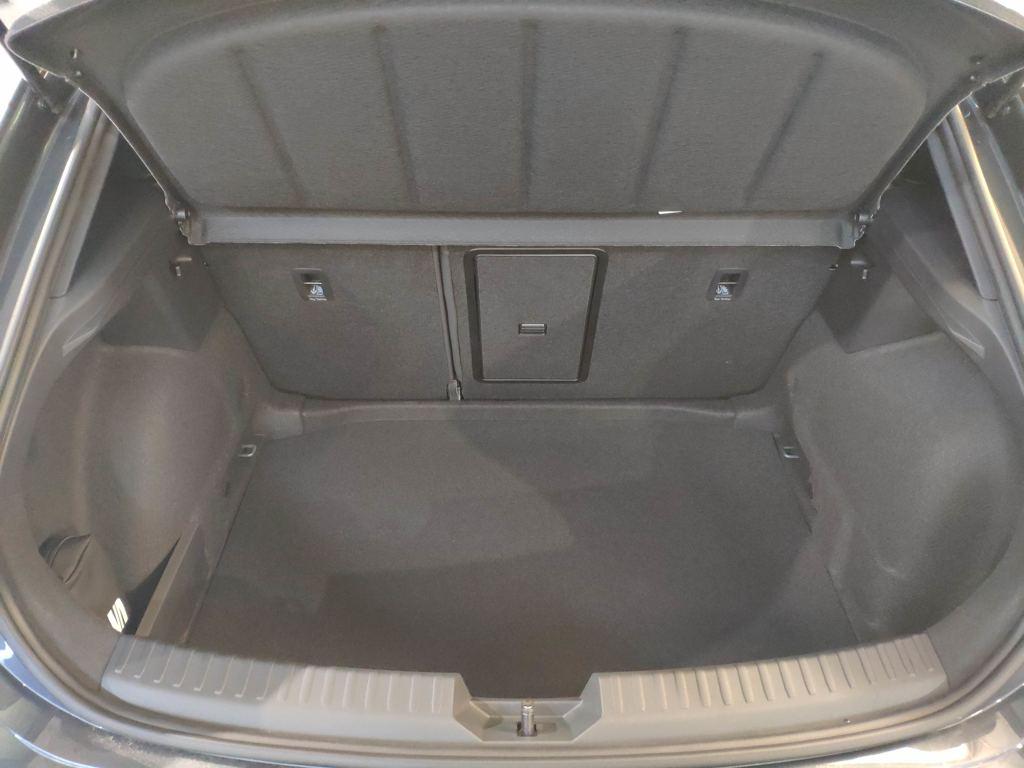 SEAT León 1.5 TSI S&S FR Special Edition 85 kW (116 CV) - 6