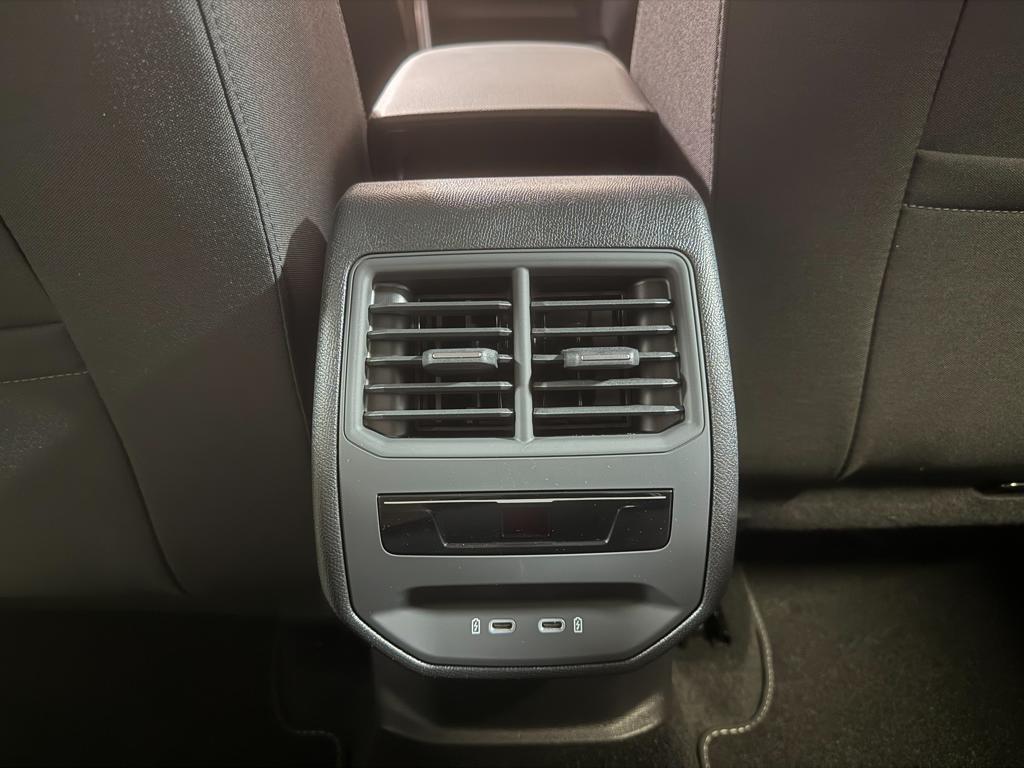 SEAT León 1.5 eTSI Style 25 Aniversario DSG 85 kW (116 CV) - 10
