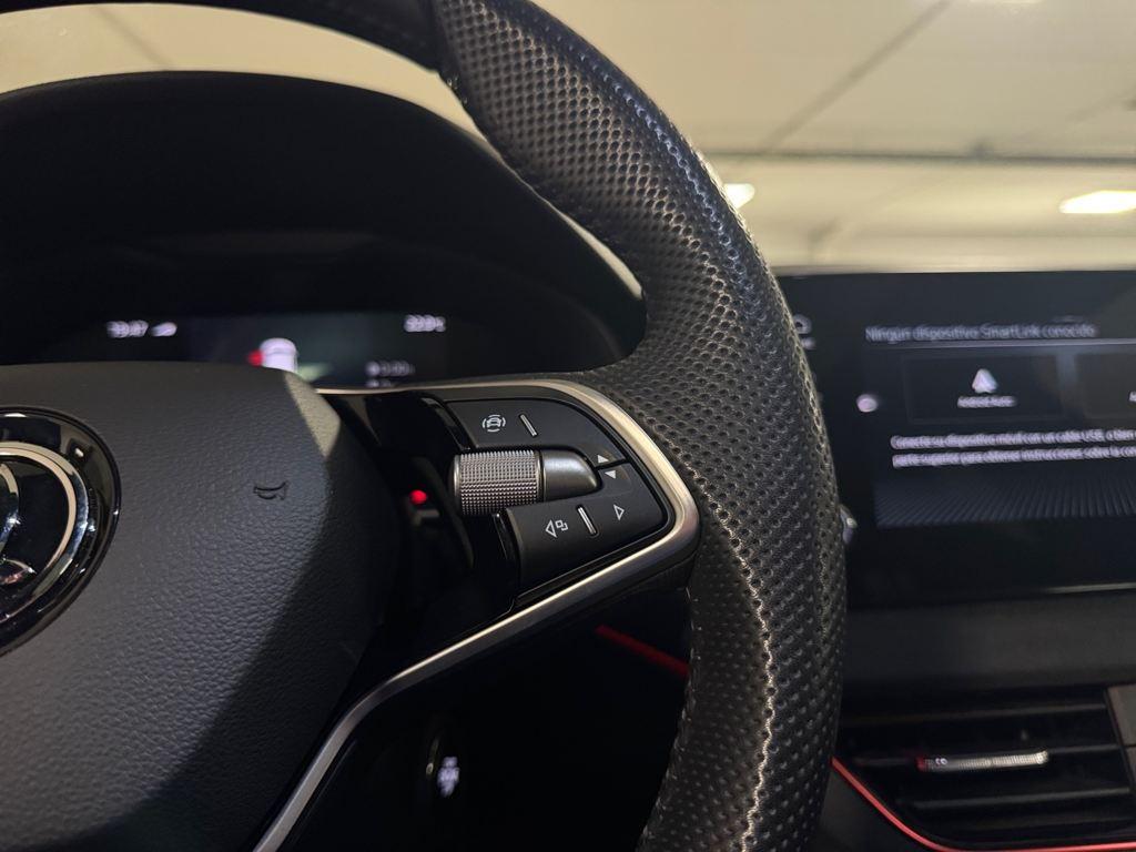 Skoda Kamiq 1.0 TSI Design DSG 85 kW (115 CV) - 9