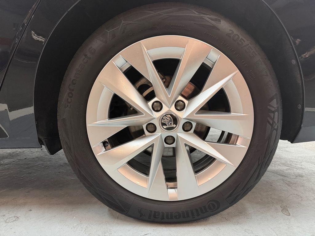 Skoda Octavia Combi 1.5 TSI Ambition 110 kW (150 CV) - 7