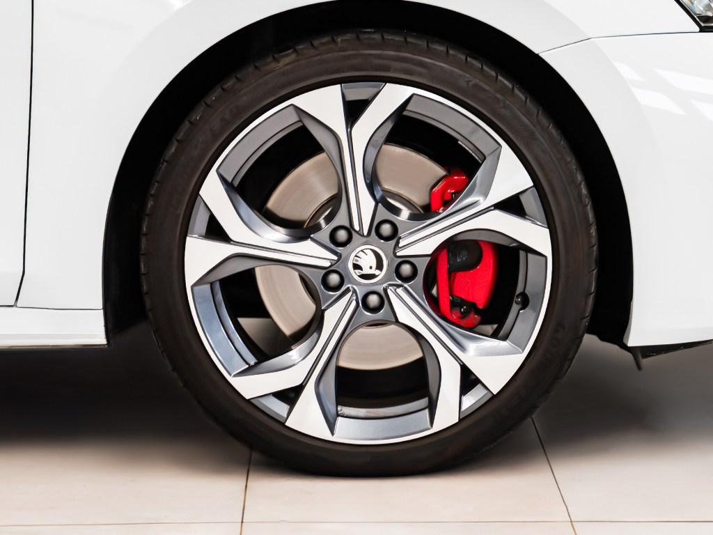 Skoda Octavia 2.0 TSI RS DSG 195 kW (265 CV) - 7