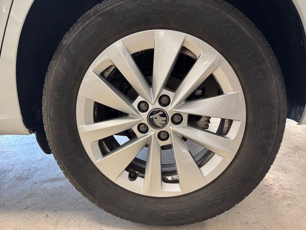 Skoda Kamiq 1.0 TSI Selection DSG 85 kW (115 CV) - 7