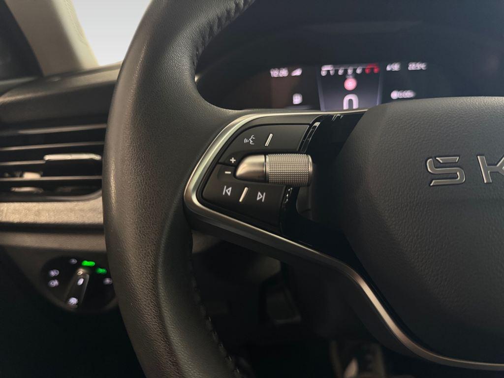 Skoda Kamiq 1.0 TSI Selection DSG 85 kW (115 CV) - 8