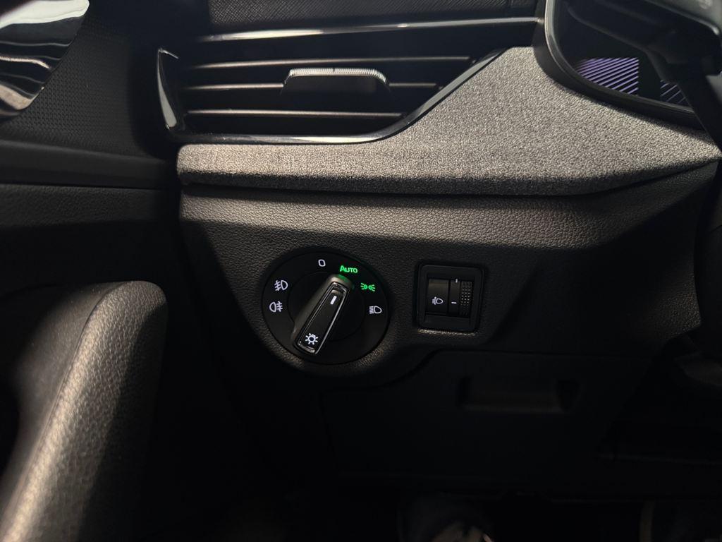 Skoda Kamiq 1.0 TSI Selection DSG 85 kW (115 CV) - 11