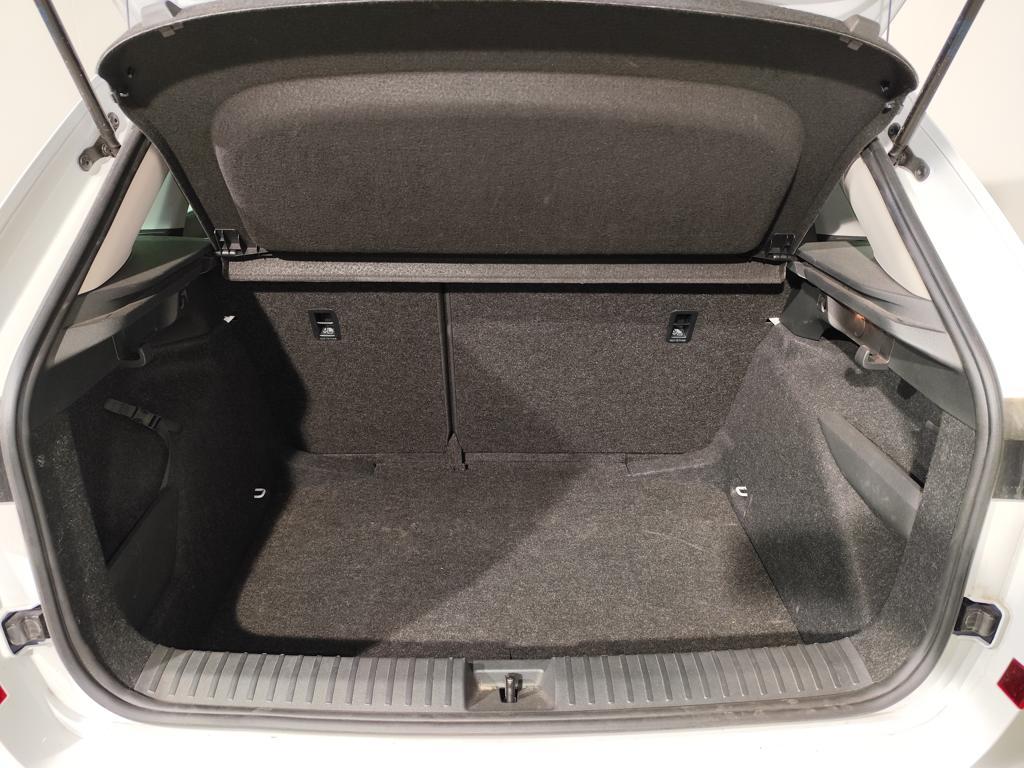 Skoda Kamiq 1.0 TSI Selection DSG 85 kW (115 CV) - 6