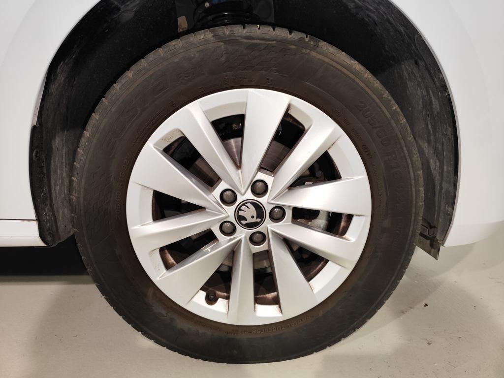 Skoda Kamiq 1.0 TSI Selection DSG 85 kW (115 CV) - 7