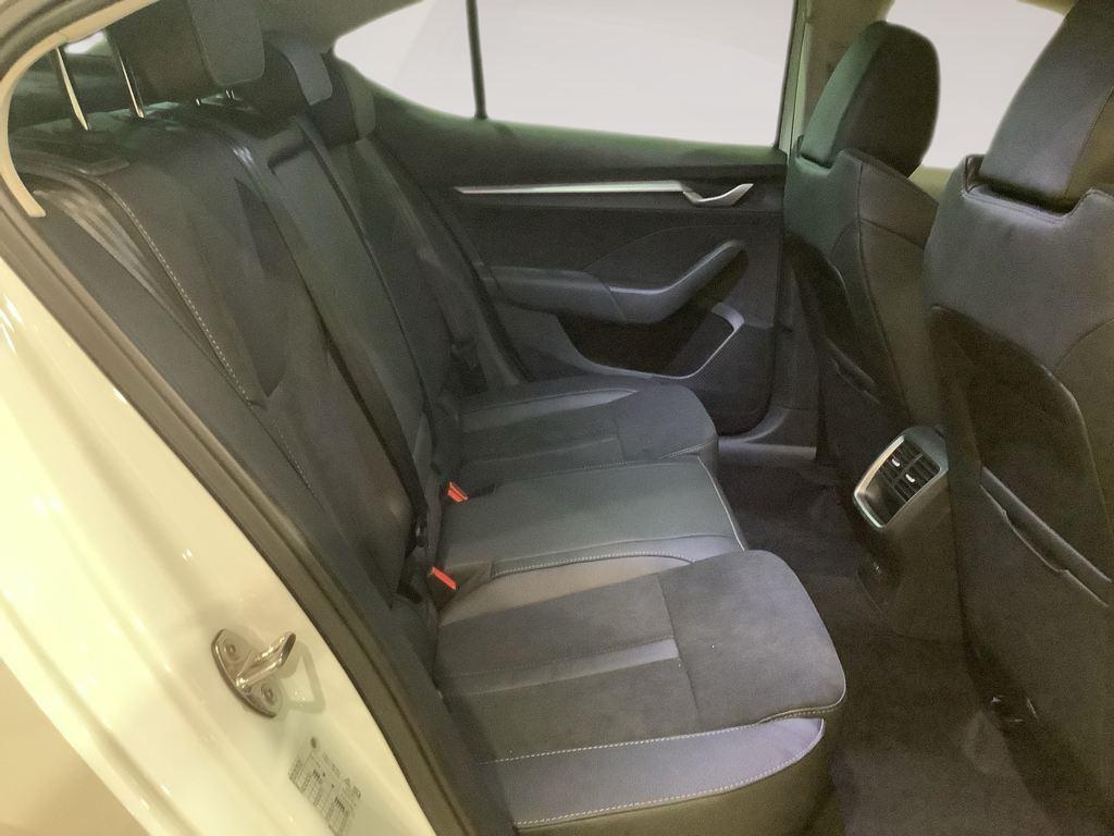 Skoda Octavia 1.5 TSI m-HEV Plus DSG 110 kW (150 CV) - 5