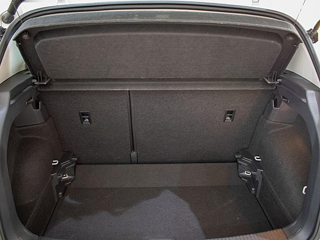 Volkswagen T-Cross Advance 1.0 TSI 70 kW (95 CV) - 6