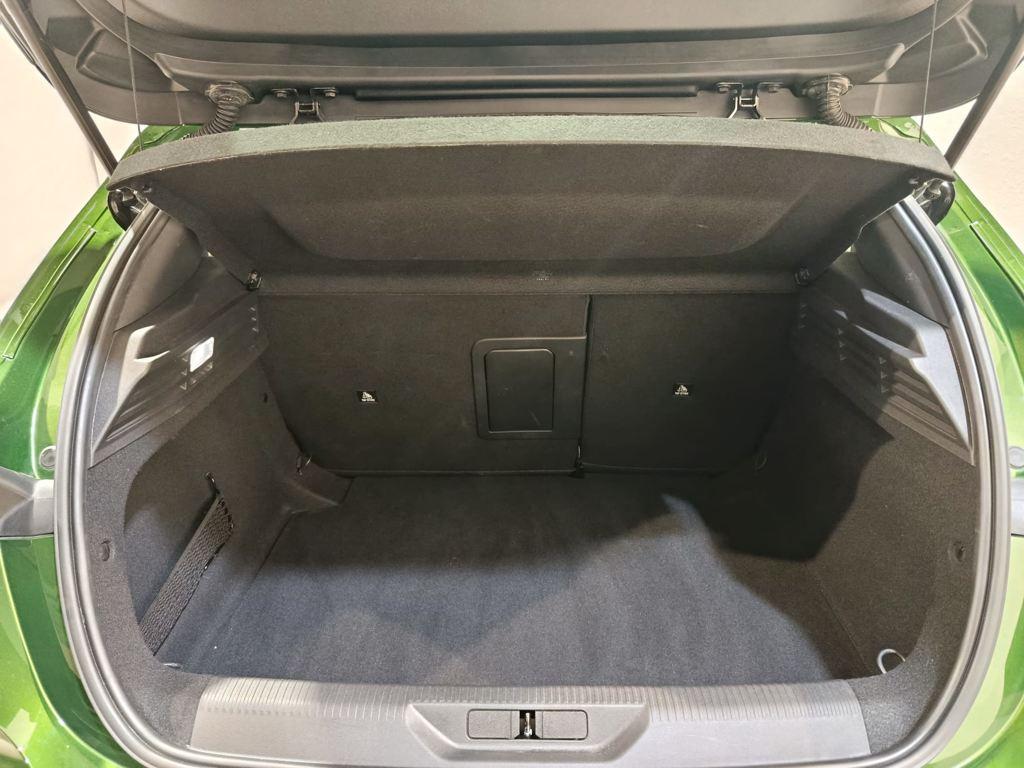 Peugeot 308 Allure Pack BlueHDi 130 S&S EAT8 96 kW (130 CV) - 6