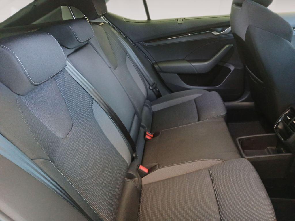 Skoda Octavia 2.0 TDI Selection 85 kW (115 CV) - 5