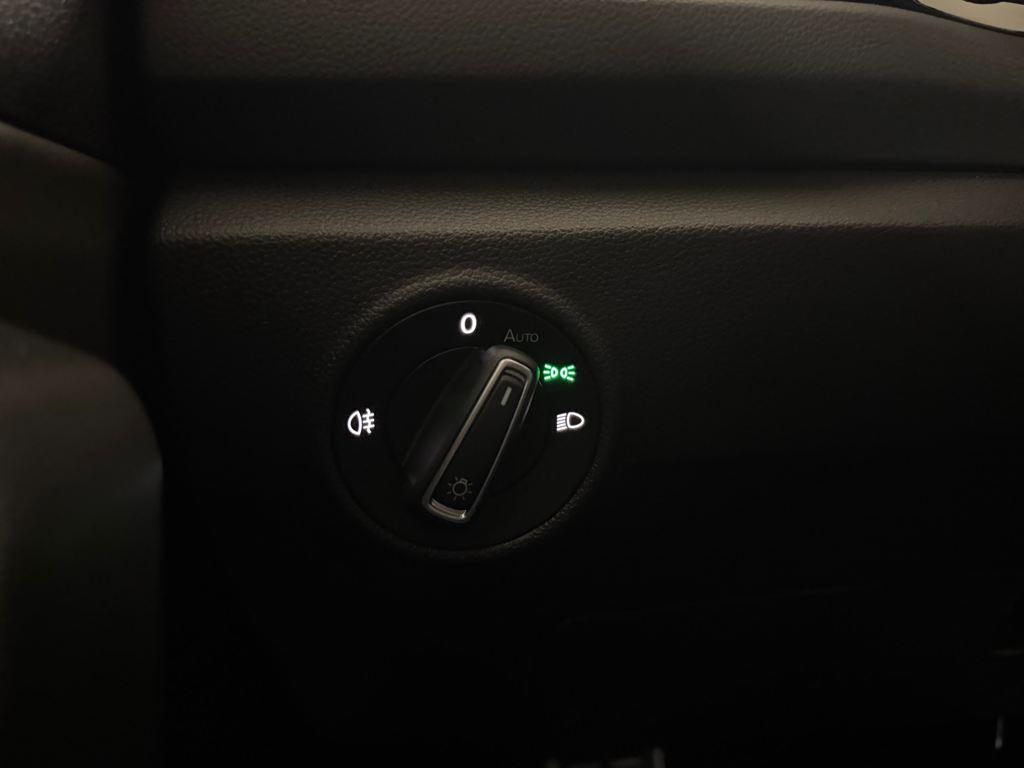 Volkswagen T-Roc R-Line 1.5 TSI 110 kW (150 CV) DSG - 11