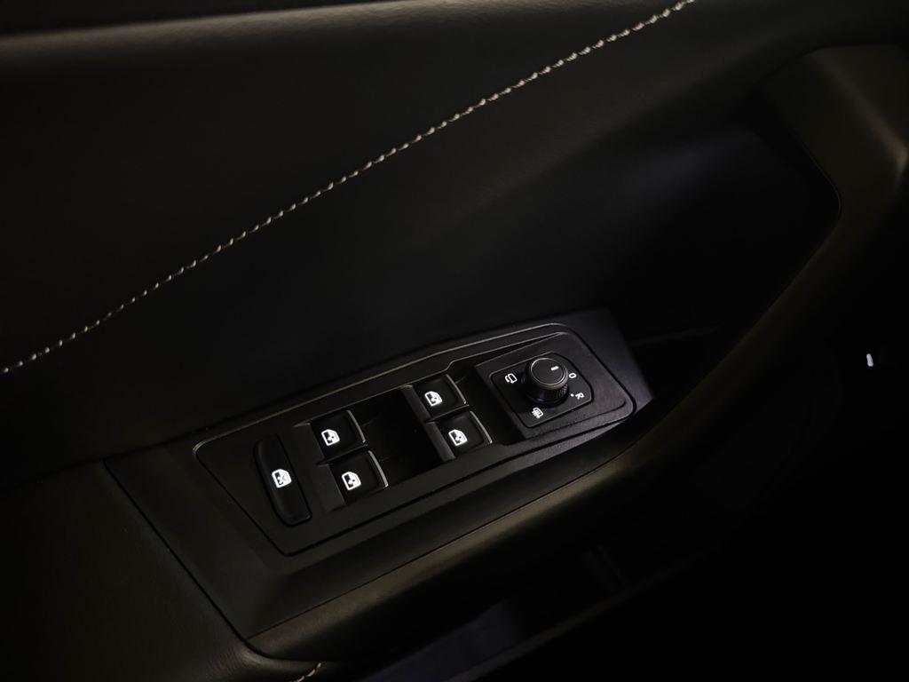 Volkswagen T-Roc R-Line 1.5 TSI 110 kW (150 CV) DSG - 12