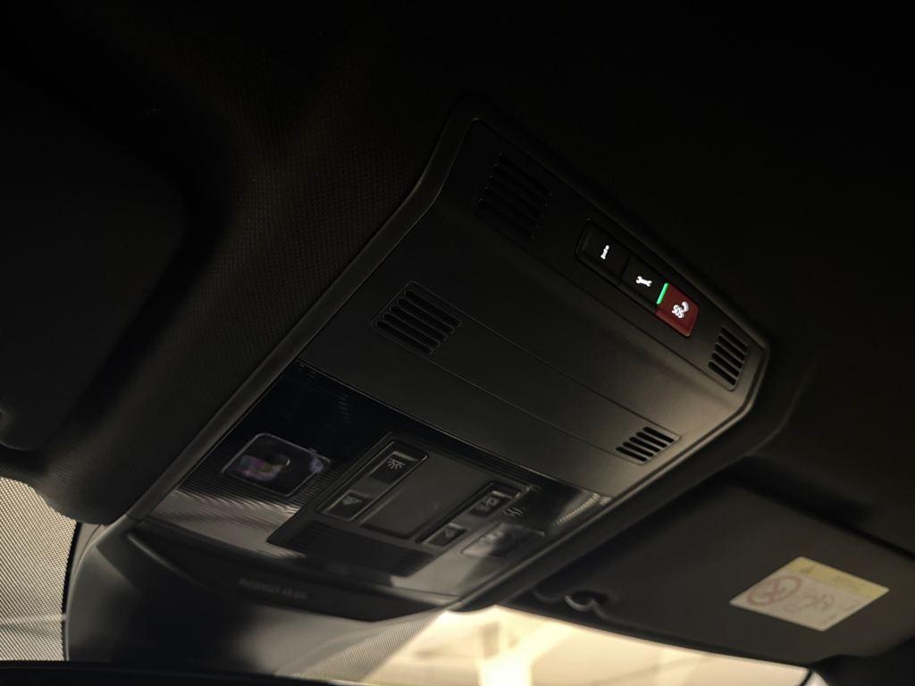 Volkswagen T-Roc R-Line 1.5 TSI 110 kW (150 CV) DSG - 17