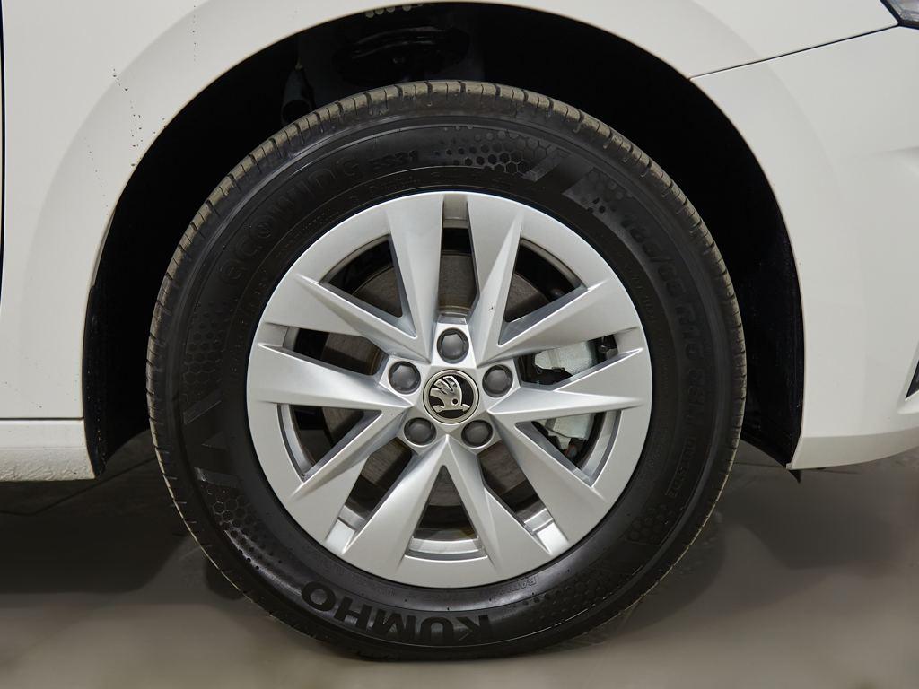 Skoda Fabia 1.0 TSI Selection 70 kW (95 CV) - 7