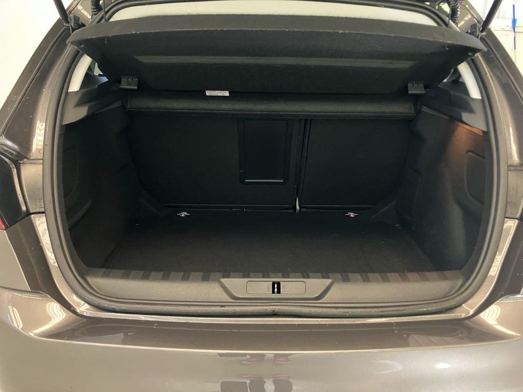 Peugeot 308 PureTech 130 S&S Tech Edition EAT8 96 kW (130 CV) - 6