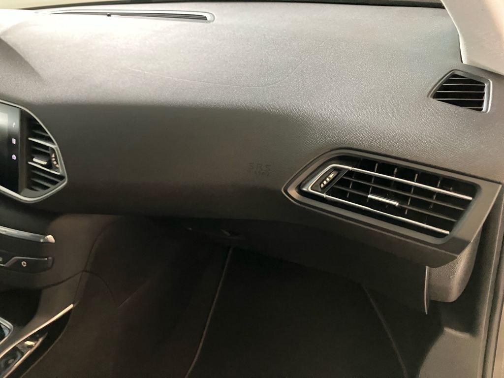 Peugeot 308 PureTech 130 S&S Tech Edition EAT8 96 kW (130 CV) - 16