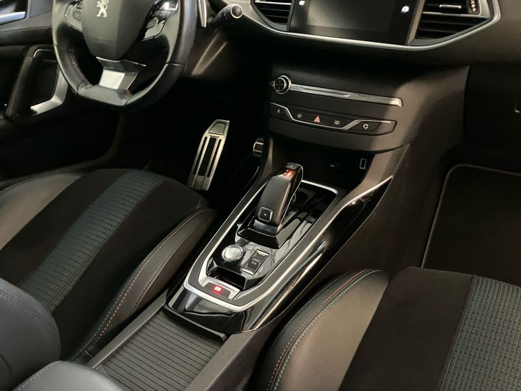 Peugeot 308 PureTech 130 S&S Tech Edition EAT8 96 kW (130 CV) - 17