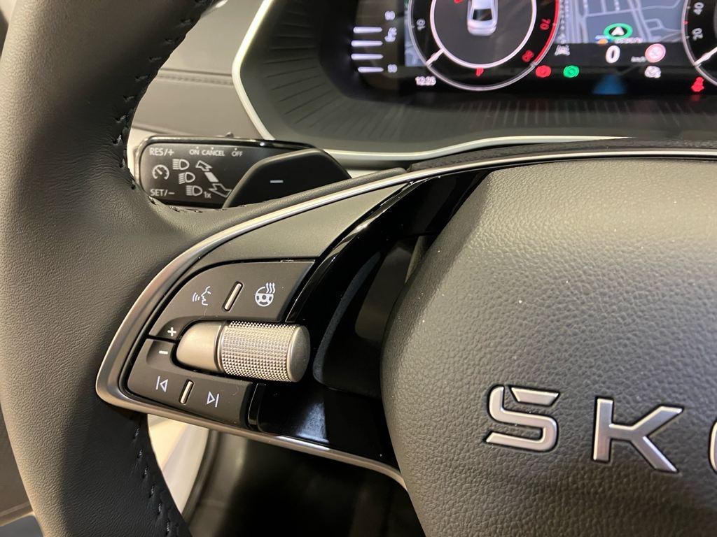 Skoda Octavia 1.5 TSI m-HEV Selection DSG 85 kW (116 CV) - 8