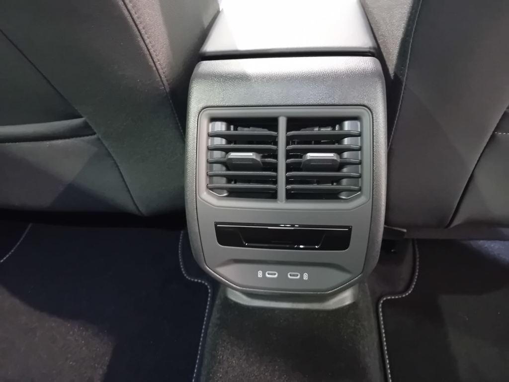 SEAT León 1.5 eTSI Style 25 Aniversario DSG 85 kW (116 CV) - 10