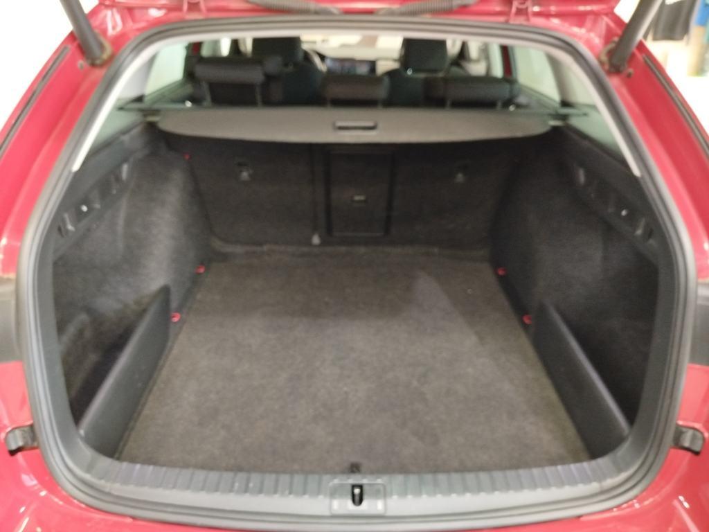 Skoda Octavia Combi 2.0 TDI Scout 4x4 DSG 147 kW (200 CV) - 6