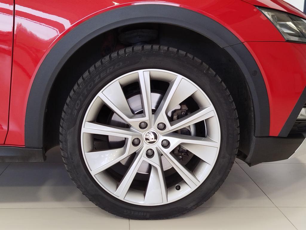 Skoda Octavia Combi 2.0 TDI Scout 4x4 DSG 147 kW (200 CV) - 7