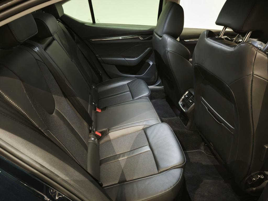 Skoda Octavia 1.0 TSI MHEV Selection DSG 81 kW (110 CV) - 5