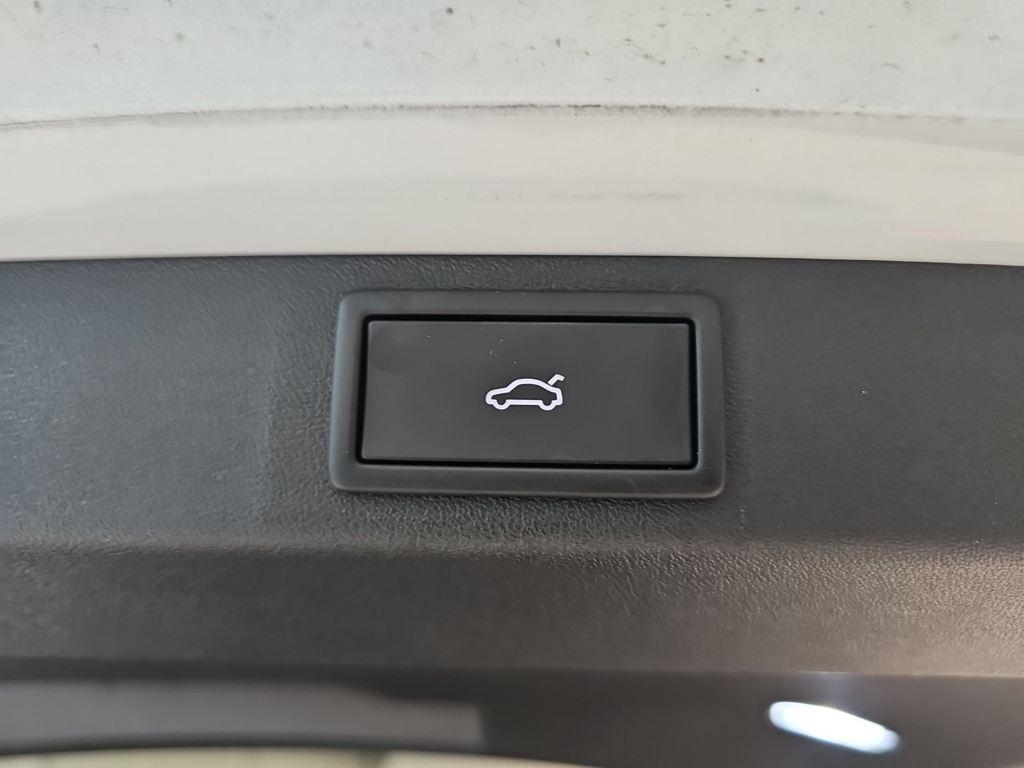 Skoda Elroq 60 63 kWh 150 kW (204 CV) - 10