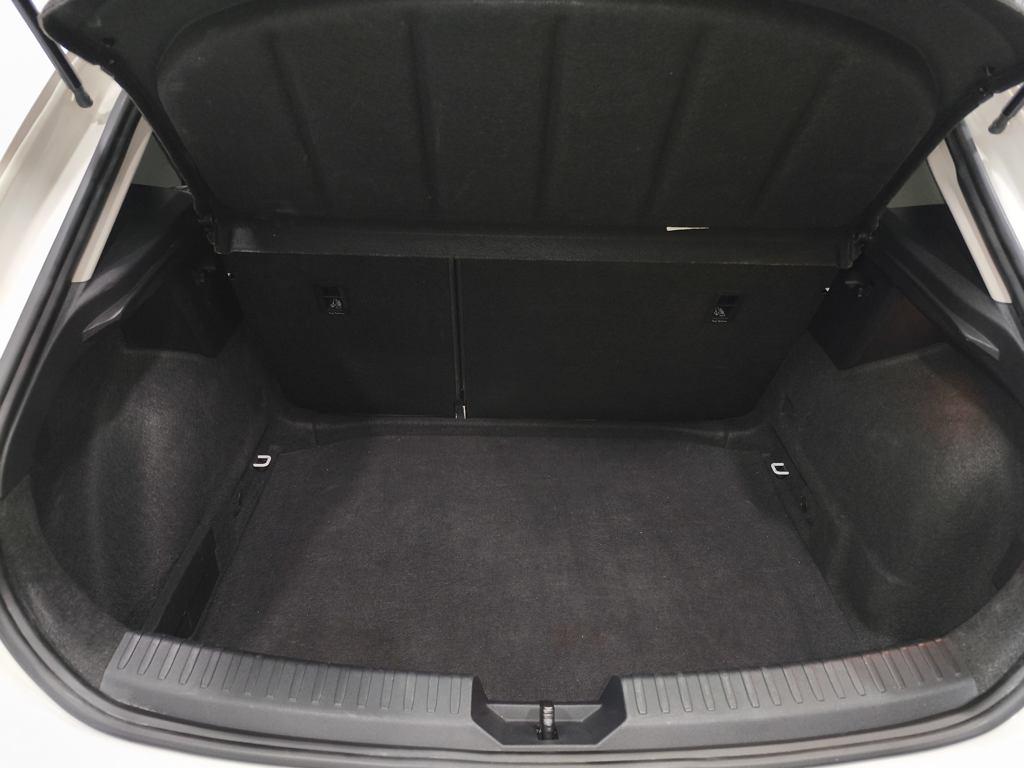 SEAT León 2.0 TDI S&S Reference Go 85 kW (115 CV) - 6