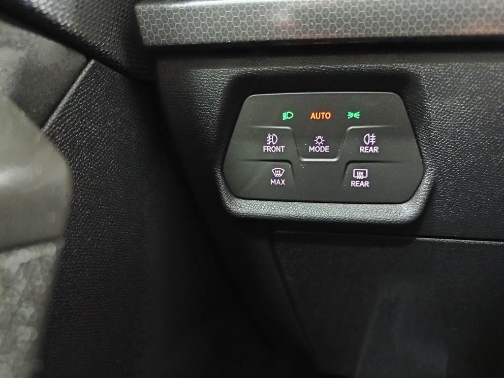 SEAT León 2.0 TDI S&S Reference Go 85 kW (115 CV) - 13