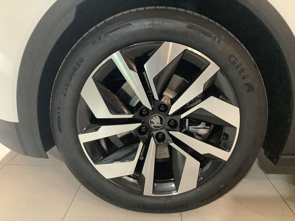 Skoda Elroq Sportline 60 63 kWh 150 kW (204 CV) - 7