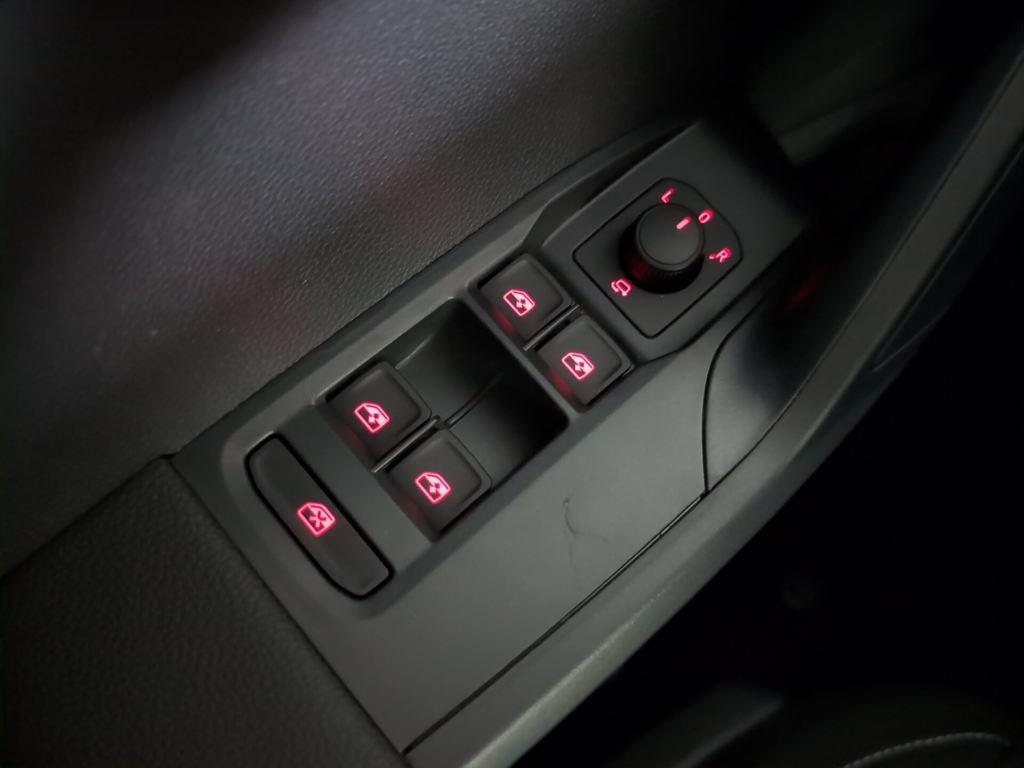 SEAT Arona 1.0 TSI Style XM 70 kW (95 CV) - 17