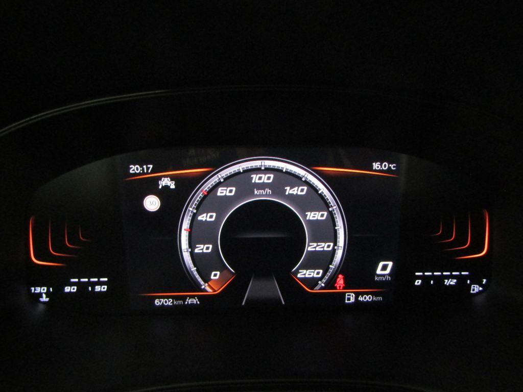 SEAT Arona 1.0 TSI S&S Xperience XM 85 kW (115 CV) - 9