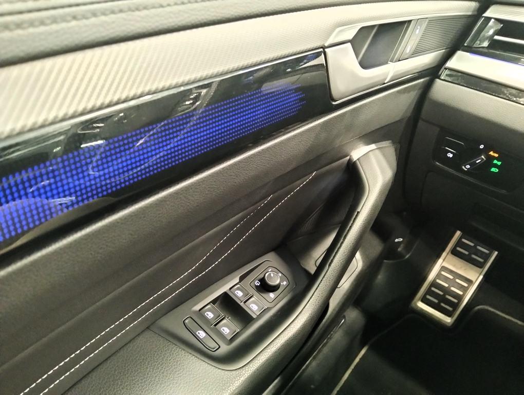 Volkswagen Arteon R-Line 2.0 TSI 140 kW (190 CV) DSG - 17