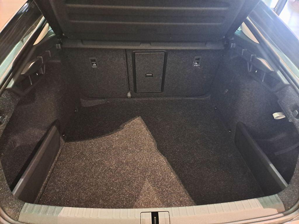 Skoda Octavia 1.5 TSI m-HEV Design DSG 110 kW (150 CV) - 6