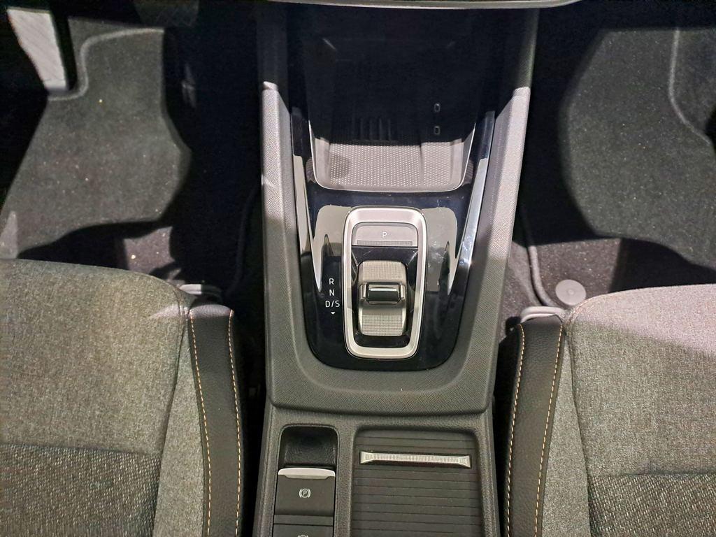 Skoda Octavia 1.5 TSI m-HEV Design DSG 110 kW (150 CV) - 9