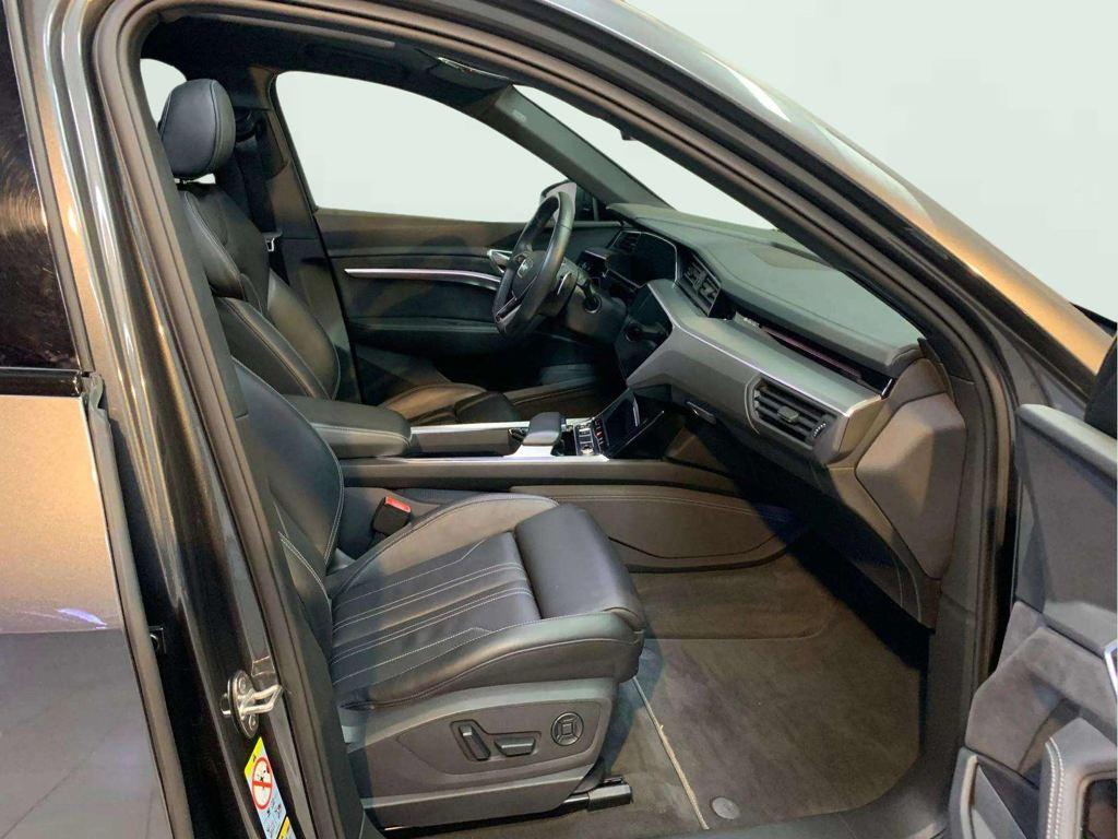 Audi e-tron Sportback Black line 55 quattro 300 kW (408 CV) - 4