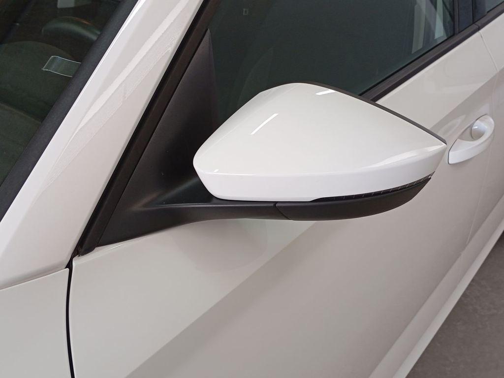 Skoda Kamiq 1.0 TSI Active 70 kW (95 CV) - 9