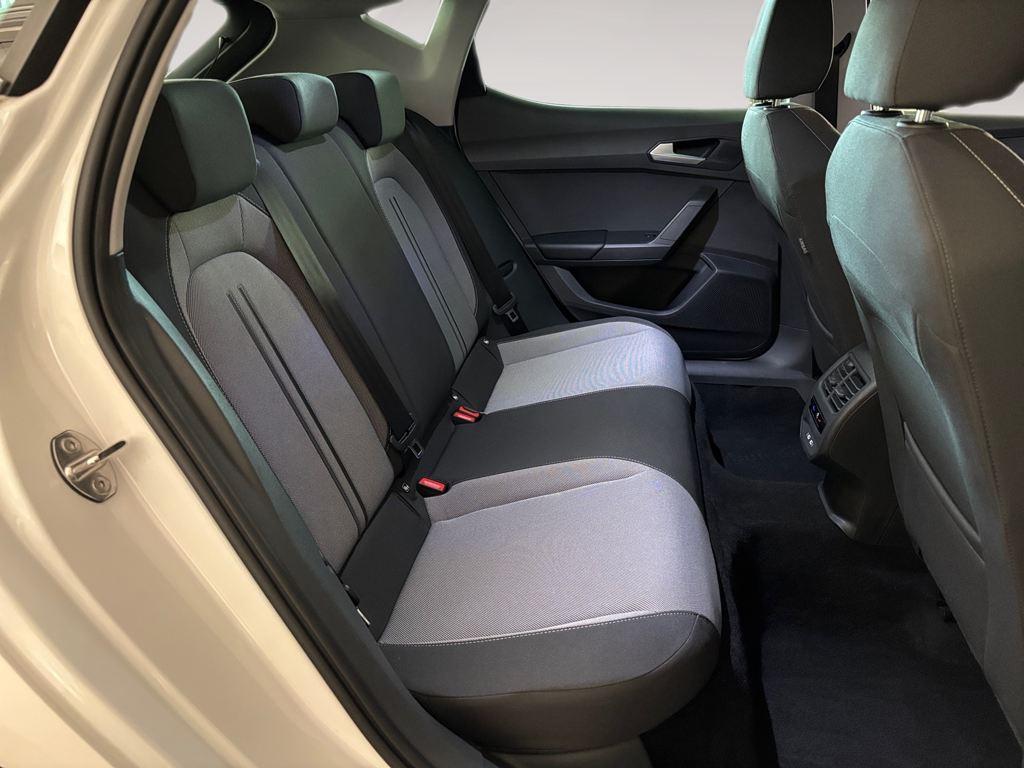 SEAT León 1.5 eTSI Style 25 Aniversario DSG 85 kW (116 CV) - 5