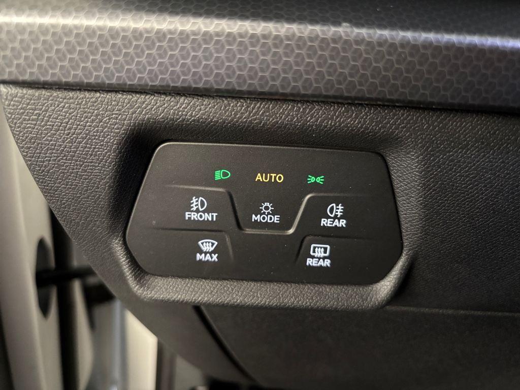 SEAT León 1.5 eTSI Style 25 Aniversario DSG 85 kW (116 CV) - 13