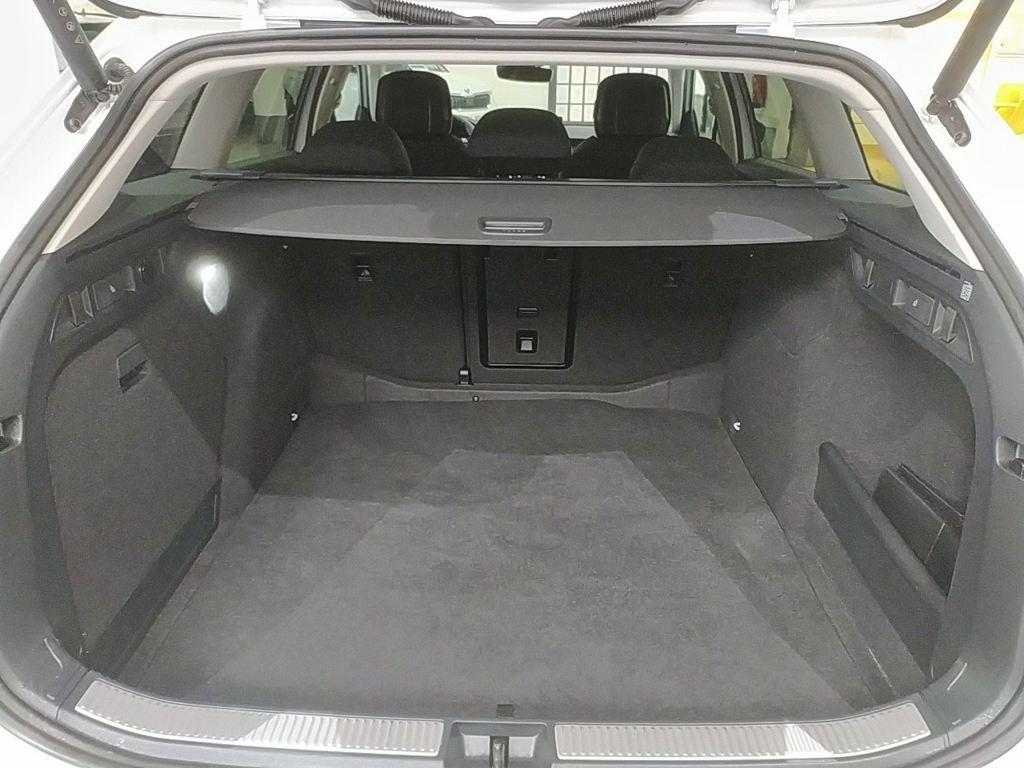 Skoda Superb Combi 2.0 TDI Selection DSG 110 kW (150 CV) - 6