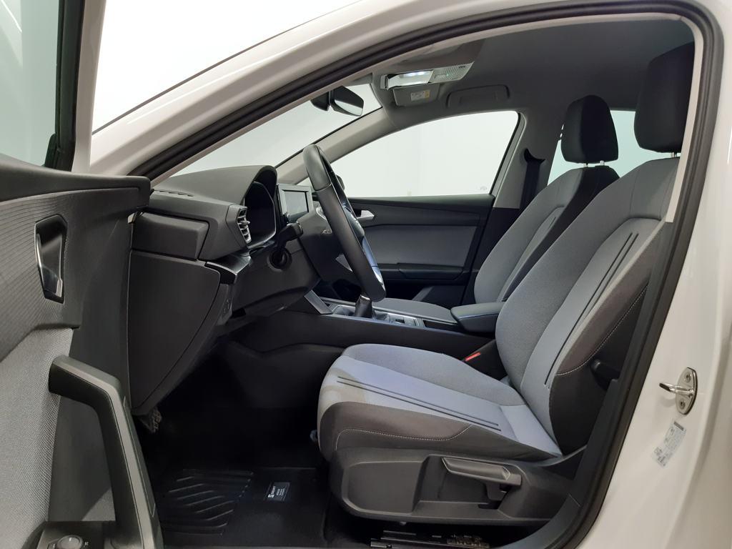 SEAT León 1.5 TSI S&S Style 25 Aniversario 85 kW (116 CV) - 9