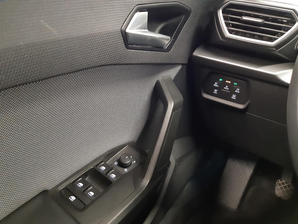 SEAT León 1.5 TSI S&S Style 25 Aniversario 85 kW (116 CV) - 14