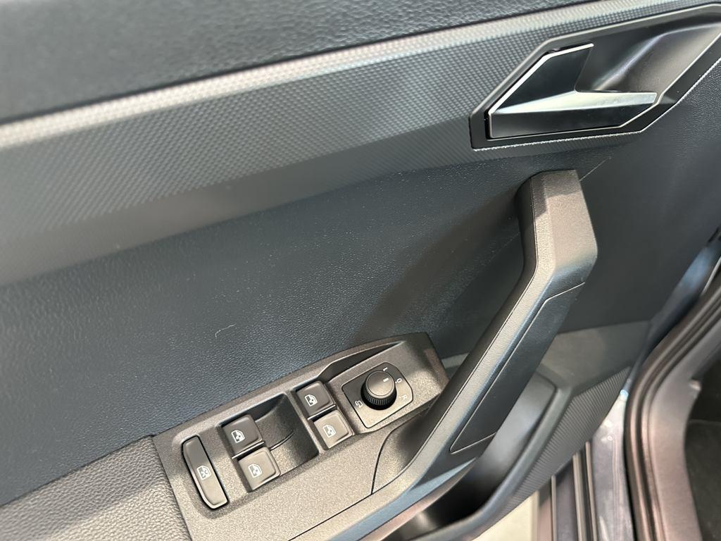 SEAT Arona 1.0 TSI Style XL 81 kW (110 CV) - 9