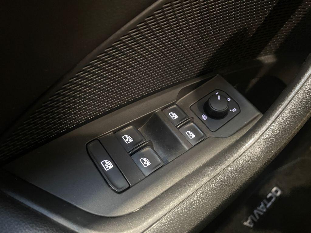 Skoda Octavia Combi 2.0 TDI Active 85 kW (115 CV) - 9