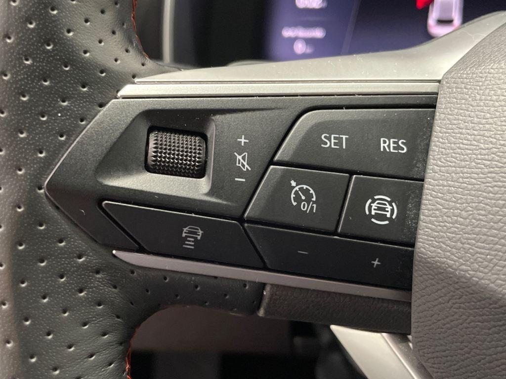 SEAT León 1.0 eTSI S&S FR 25 Aniversario DSG 81 kW (110 CV) - 8