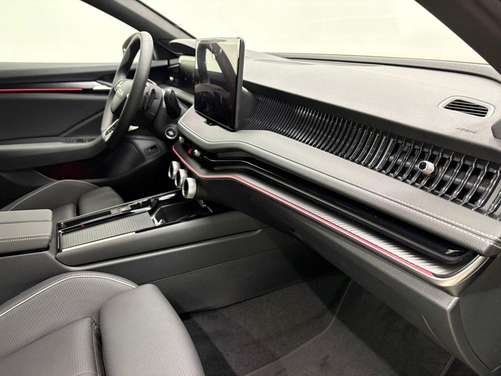 Skoda Superb 1.5 TSI m-HEV Sportline DSG 110 kW (150 CV) - 10