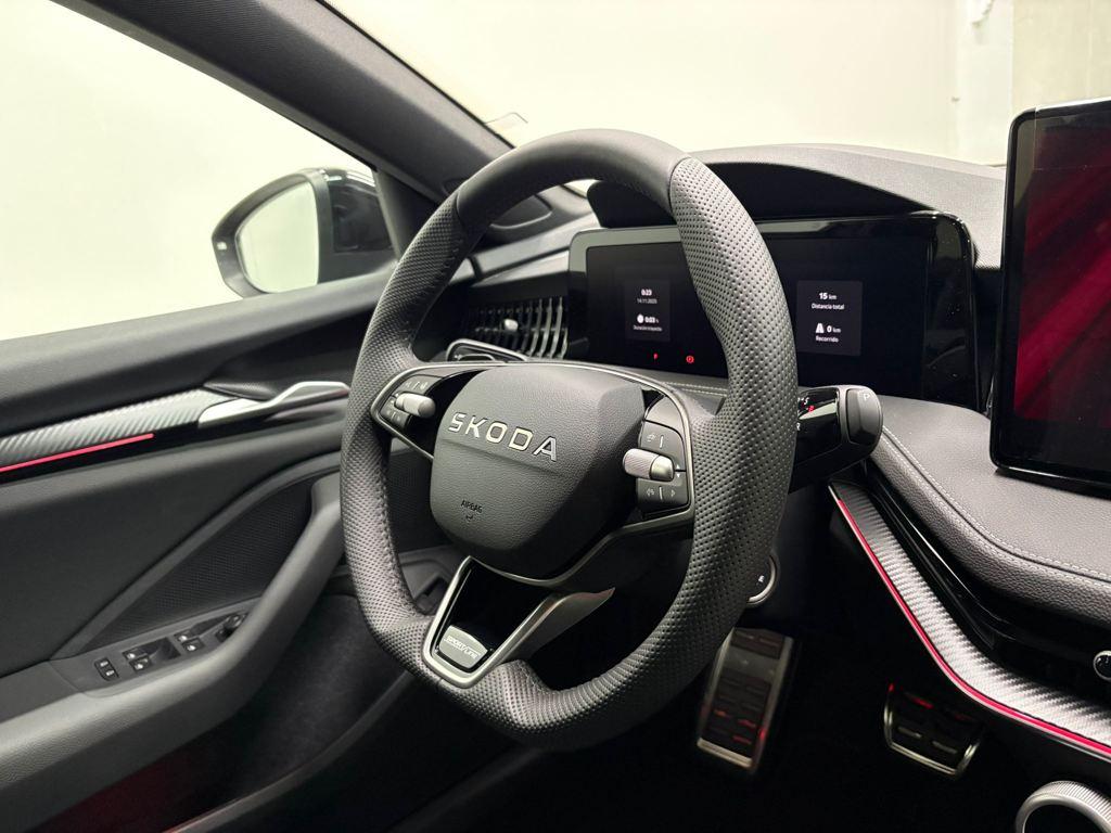 Skoda Superb 1.5 TSI m-HEV Sportline DSG 110 kW (150 CV) - 11