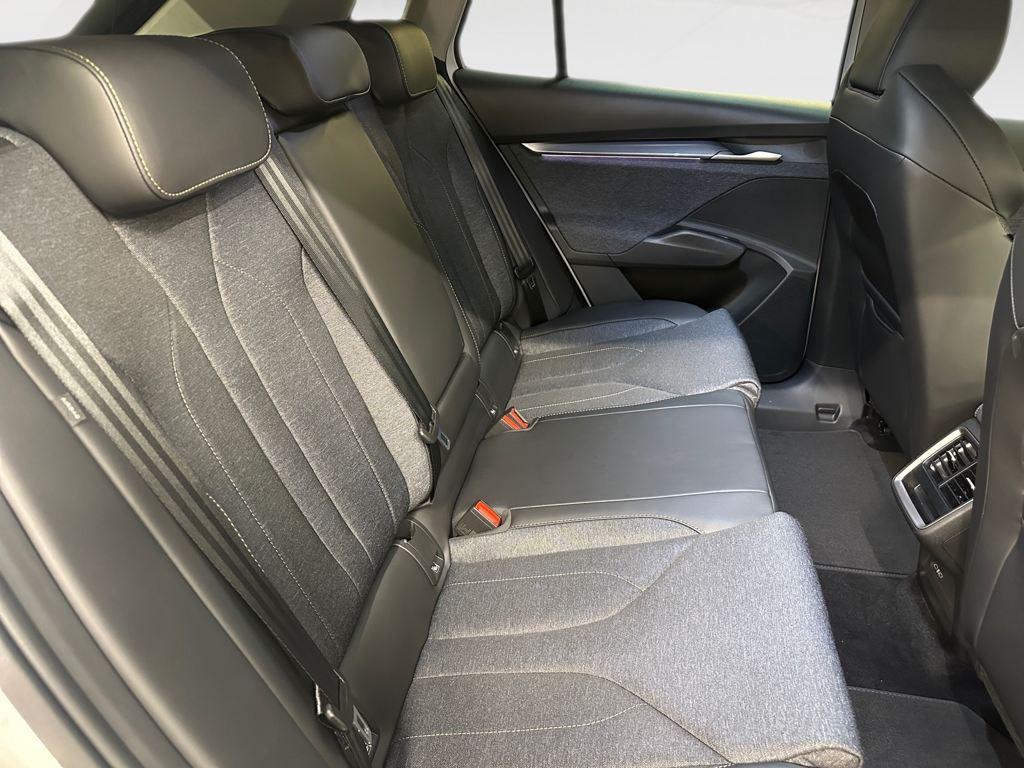 Skoda Elroq 60 63 kWh 150 kW (204 CV) - 5