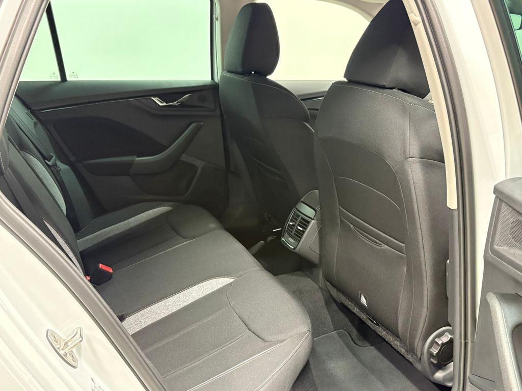 Skoda Kamiq 1.0 TSI Selection DSG 85 kW (115 CV) - 5